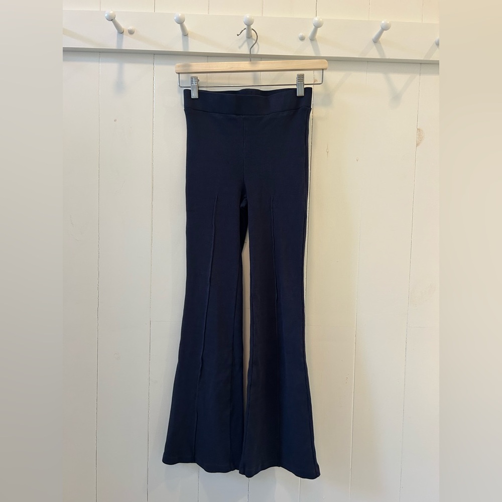 DONNI. The Rib Kick Flare in Navy